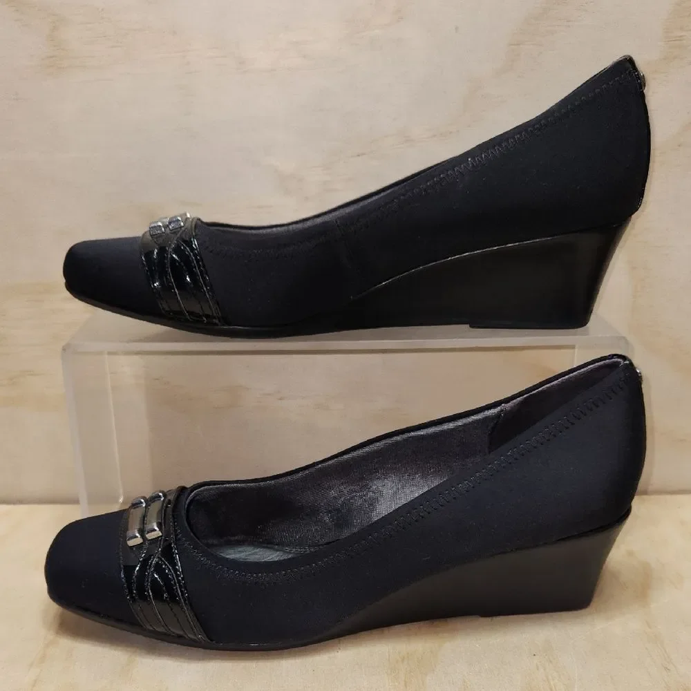 Life Stride Gratitude Black Wedge Shoes Women 10 Silver Metal Accent 1.75” Heel